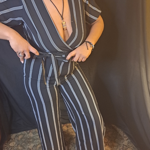 Jumpsuit - Picture 5 of 10